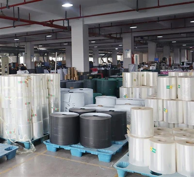 Importancia de preparar el material gráfico antes de producir bolsas de plástico